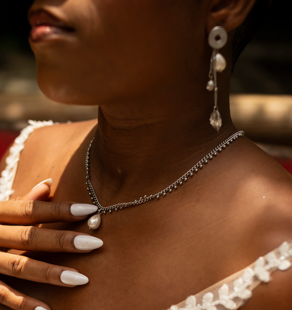 Collier de dos Kekkon Aimi